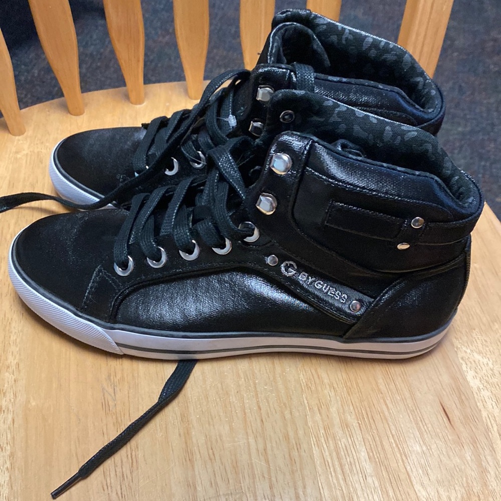 G by Guess NWOB 8.5 black trendy fashion hightop sneakers